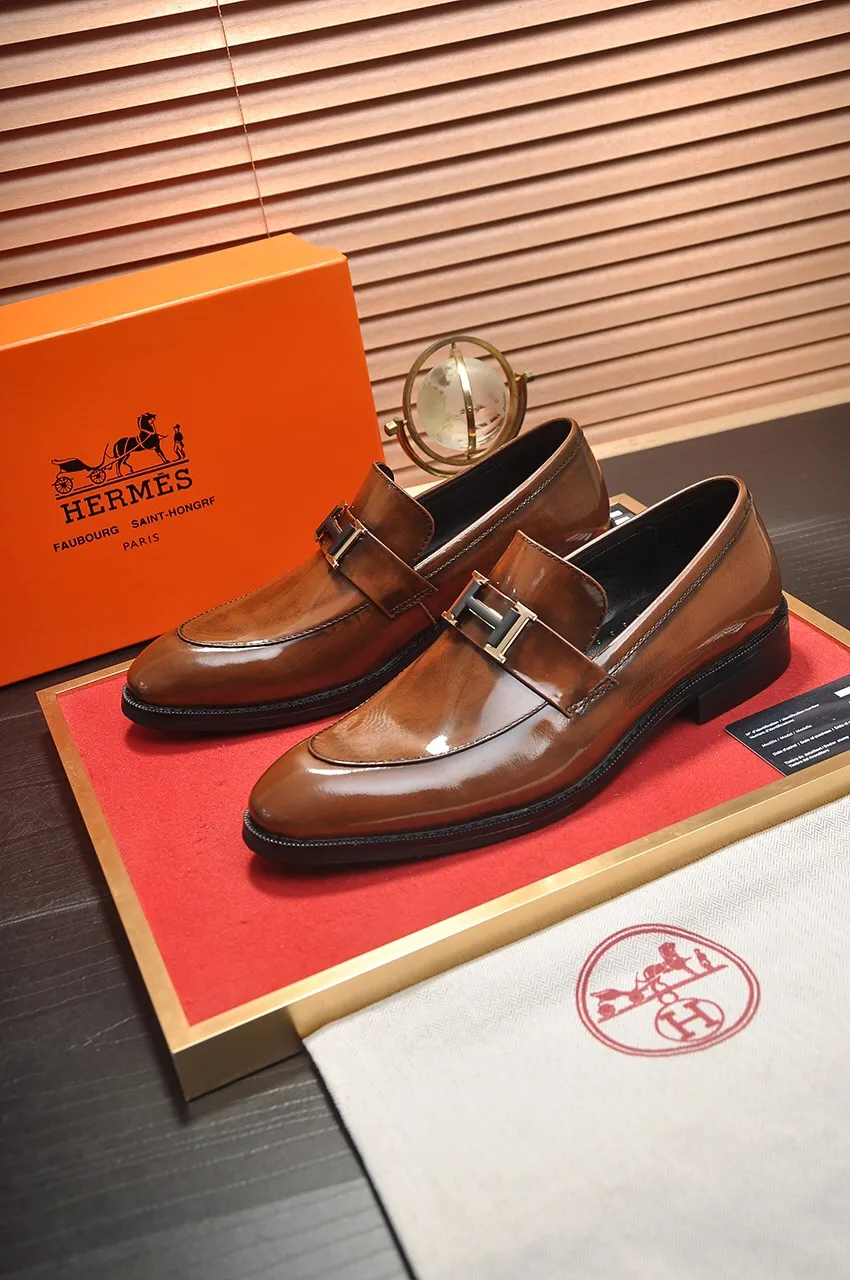 Men's shoes💰460💶[HERMES] (sheepskin lining)🍀Italian top luxury🍀He does not pursue novel styles and gorgeous colors, but attracts the favor of successful men with his flawless, elegant and classic style! This very, very comfortable, simple and stable style makes it easy to match any style! The pattern is absolutely 1:1 refined from the original case, and we strive for excellence in materials, imported cowhide + sheepskin lining💪💪💪extraordinary texture👍! .Black Brown Size: 38-45 (45 customized)